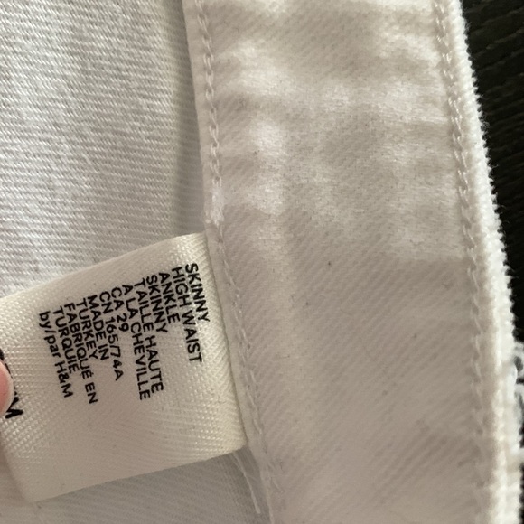 Distressed straight jeans - Picture 11 of 15